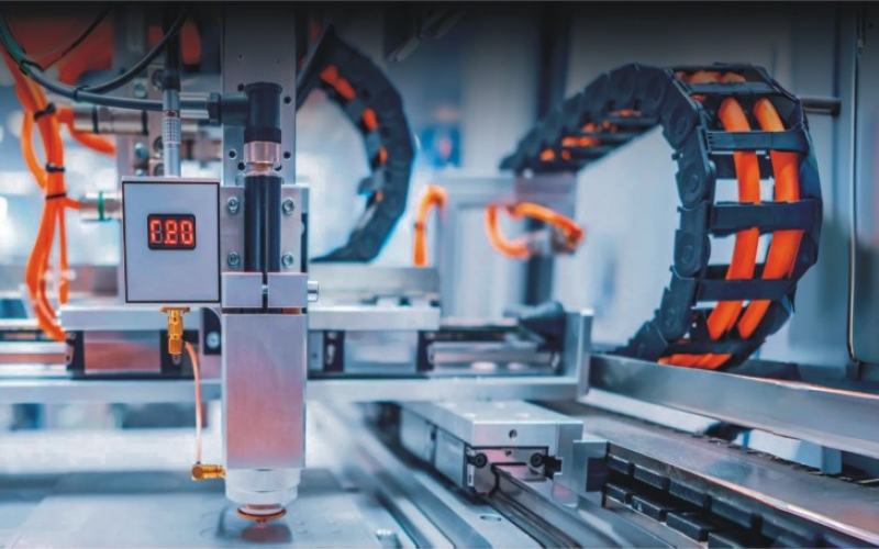 雷諾爾推出機(jī)器人拖鏈